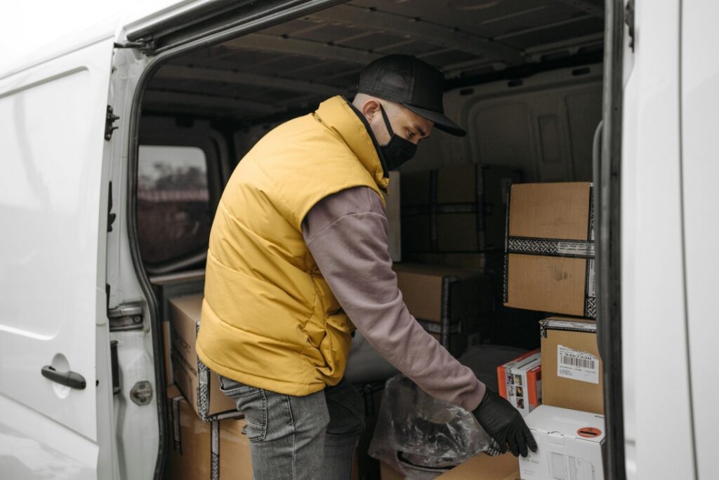 Jenis Truk Pengiriman Barang Logistik