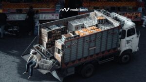 Proses penyusunan muatan produk kedalam truk logistik